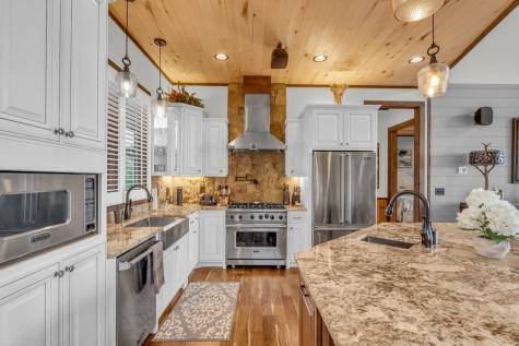 540 Overlook Drive Blue Ridge GA 30513