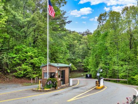 25 4th Street Ellijay GA 30540