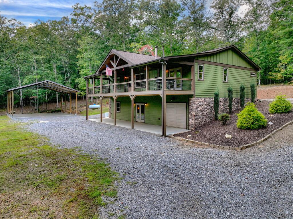 185 Pine Lane Mineral Bluff GA 30559