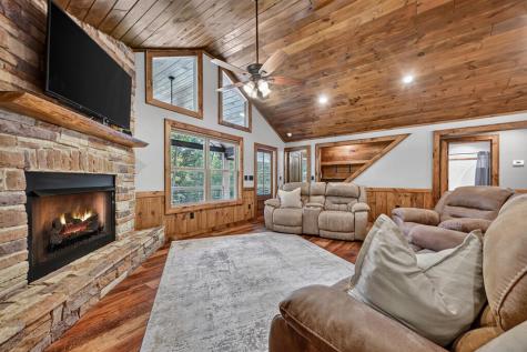 185 Pine Lane Mineral Bluff GA 30559