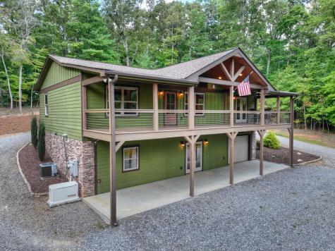 185 Pine Lane Mineral Bluff GA 30559