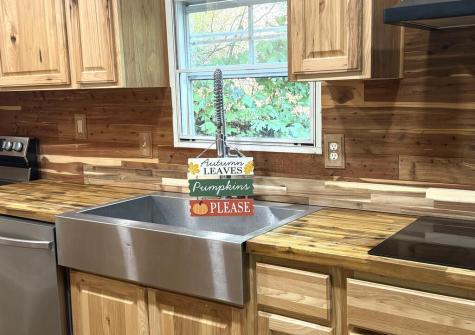 48 Green Trail Brasstown NC 28902
