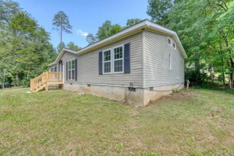 48 Green Trail Brasstown NC 28902