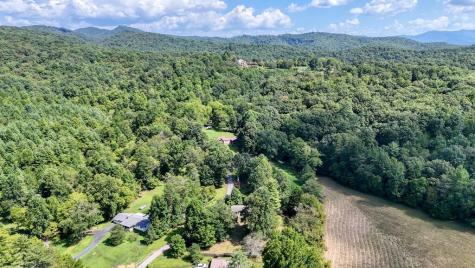 48 Green Trail Brasstown NC 28902