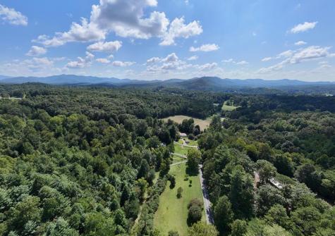 48 Green Trail Brasstown NC 28902