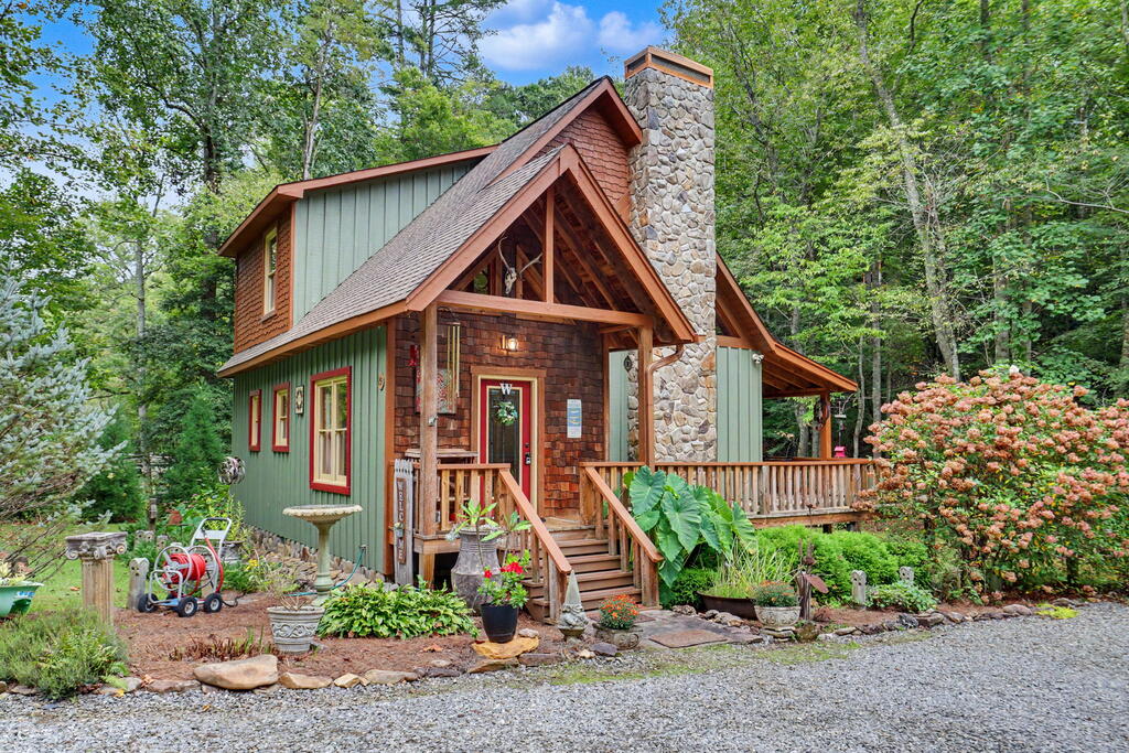15 Noblet Drive Hiawassee GA 30546