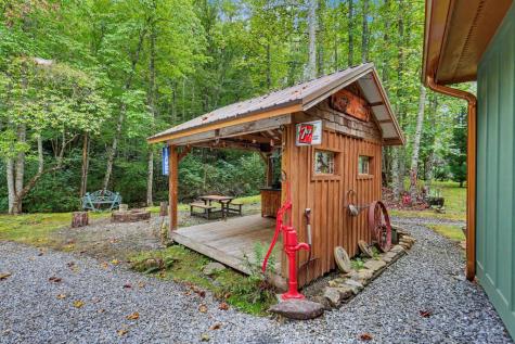 15 Noblet Drive Hiawassee GA 30546