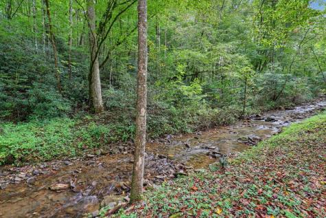 15 Noblet Drive Hiawassee GA 30546