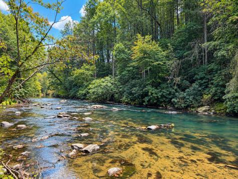 525 Gallery Court Ellijay GA 30540
