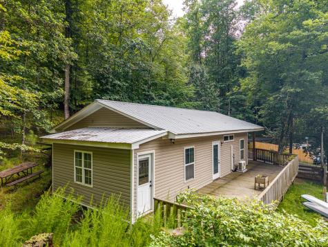 8 17th Street Ellijay GA 30540