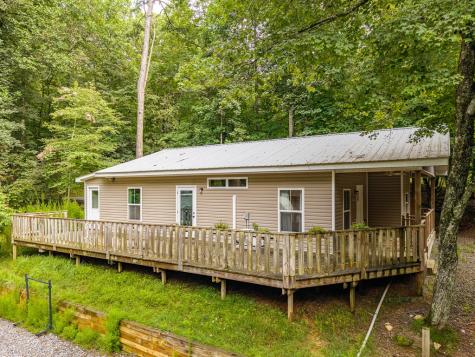 8 17th Street Ellijay GA 30540