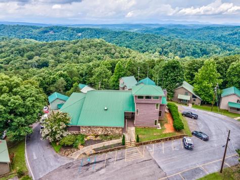 8 17th Street Ellijay GA 30540