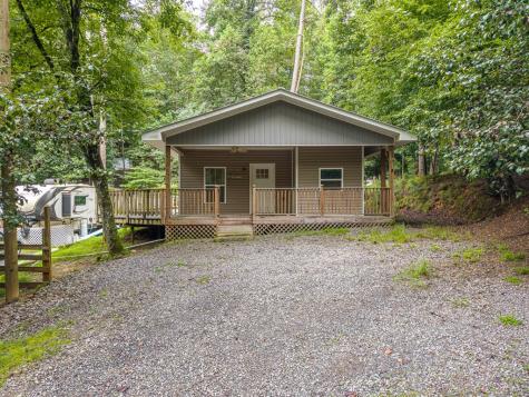 8 17th Street Ellijay GA 30540