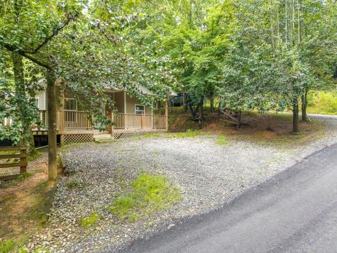 8 17th Street Ellijay GA 30540