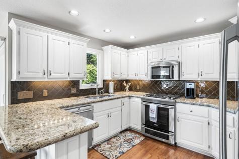 414 Mccracken Point Hayesville NC 28904