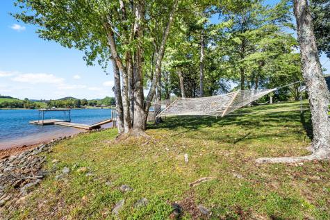 414 Mccracken Point Hayesville NC 28904