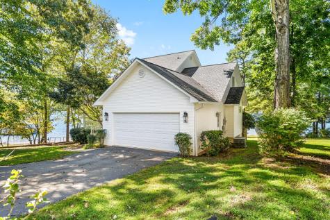 414 Mccracken Point Hayesville NC 28904