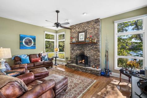 414 Mccracken Point Hayesville NC 28904