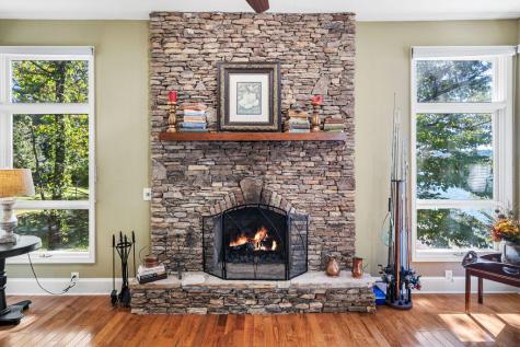 414 Mccracken Point Hayesville NC 28904