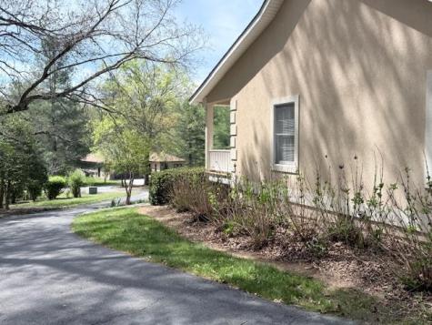 174 Oak Lane Blairsville GA 30512