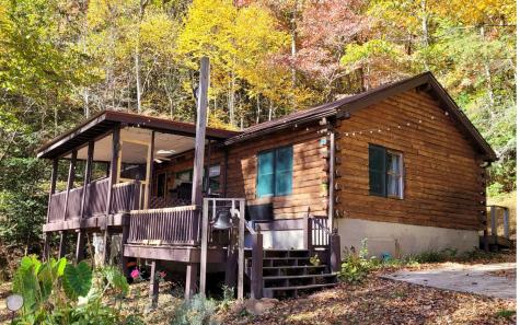 1492 Pine Log Church Road Brasstown NC 28902