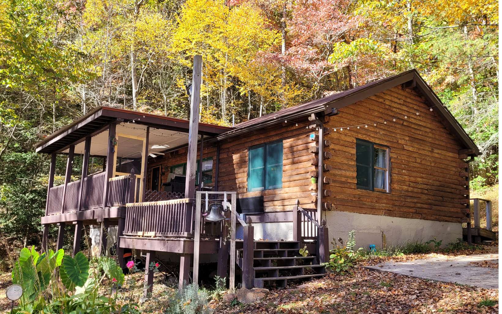 1492 Pine Log Church Road Brasstown NC 28902