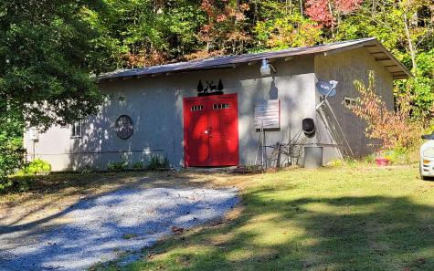 1492 Pine Log Church Road Brasstown NC 28902