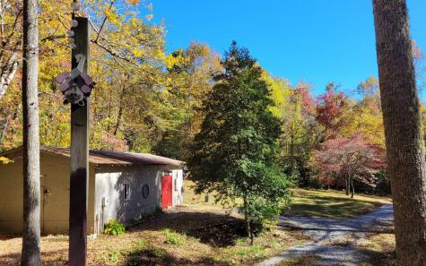 1492 Pine Log Church Road Brasstown NC 28902