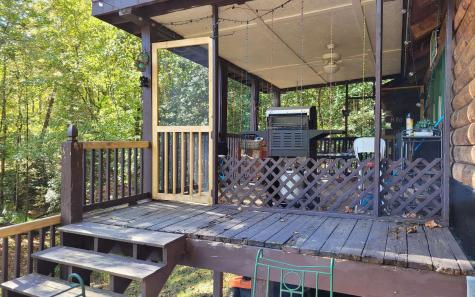 1492 Pine Log Church Road Brasstown NC 28902