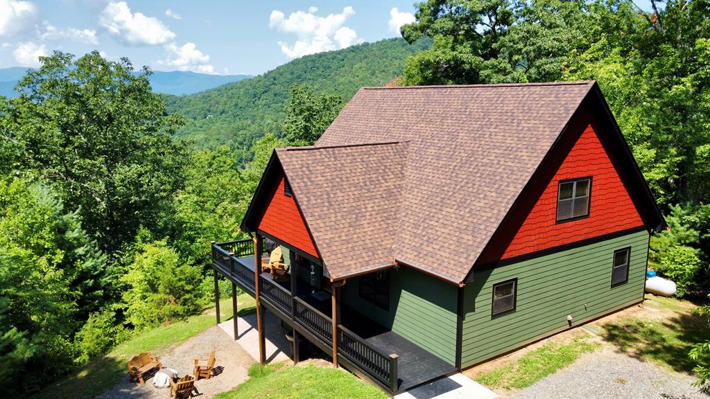 737 Deer Lane Hiawassee GA 30546