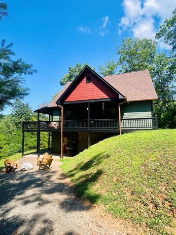 737 Deer Lane Hiawassee GA 30546