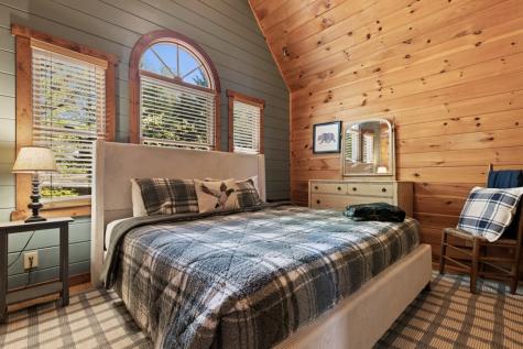 236 Logan Drive Mineral Bluff GA 30559