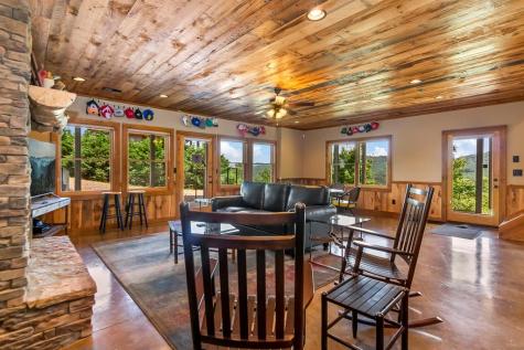 589 Deer Crest Road Blue Ridge GA 30513