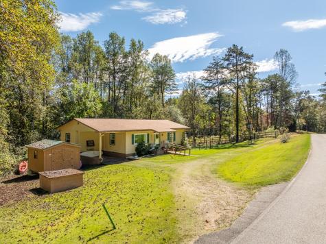 1813 John Smith Road E Blairsville GA 30512