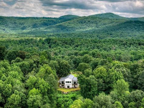 2086 Burnt Mountain Road Ellijay GA 30536