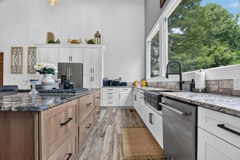 2086 Burnt Mountain Road Ellijay GA 30536