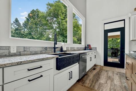 2086 Burnt Mountain Road Ellijay GA 30536