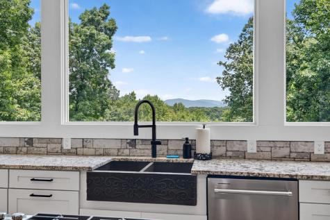 2086 Burnt Mountain Road Ellijay GA 30536
