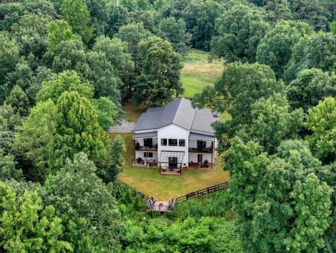 2086 Burnt Mountain Road Ellijay GA 30536