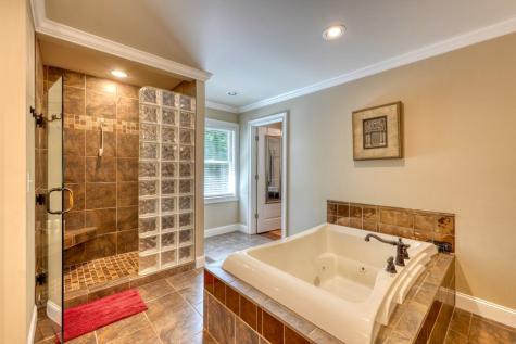 276 Lancelot Loop Clayton GA 30525