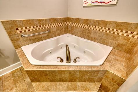 276 Lancelot Loop Clayton GA 30525