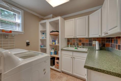 276 Lancelot Loop Clayton GA 30525