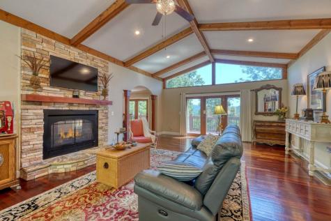 276 Lancelot Loop Clayton GA 30525