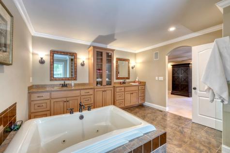 276 Lancelot Loop Clayton GA 30525