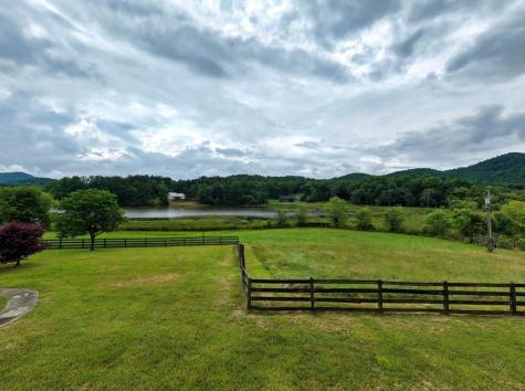 838 Tay Walk Way Hiawassee GA 30546