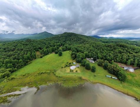 838 Tay Walk Way Hiawassee GA 30546