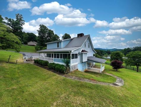 838 Tay Walk Way Hiawassee GA 30546