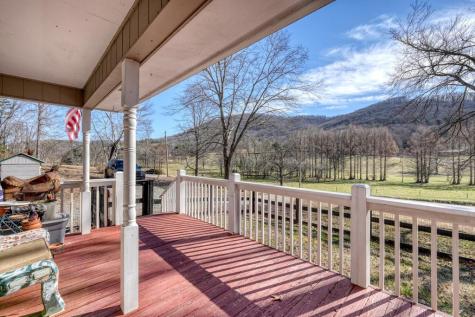 3426 Old Hwy 64 W Warne NC 28909