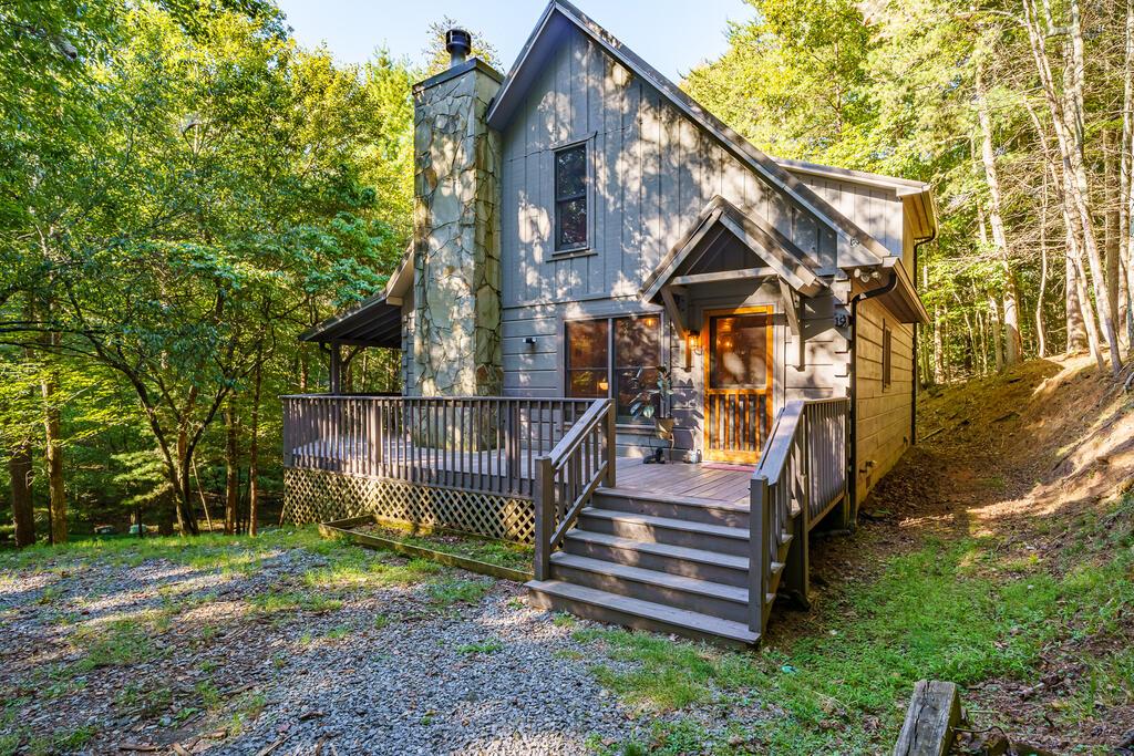 19 Blackberry Falls Lane Ellijay GA 30536