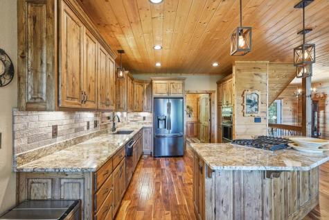 1252 Mountainside Parkway Ellijay GA 30536